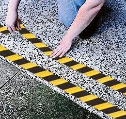 VÝSTRAŽNÁ PÁSKA ČIERNO ŽLTÁ 50x33m ČERVENÁ PLAST