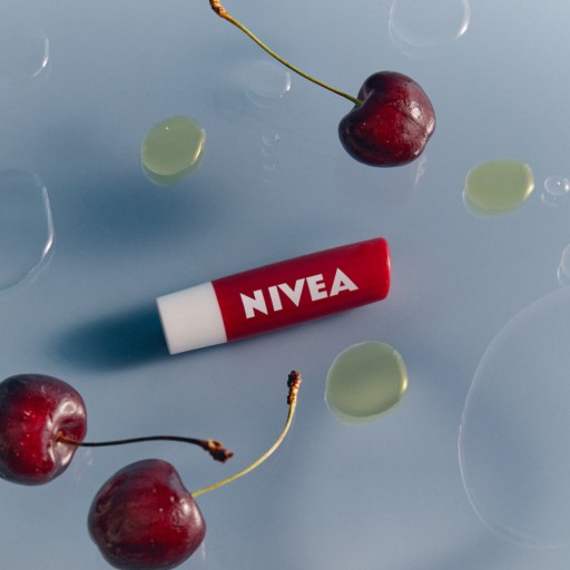 NIVEA CHERRY SHINE Ochranný rúž čerešňové farbivo 4,8g