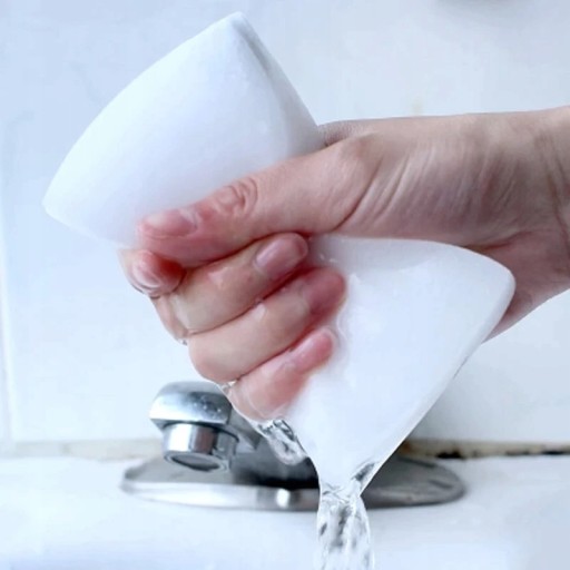 K2 Magic Melamine Sponge odstraňuje odolné škvrny