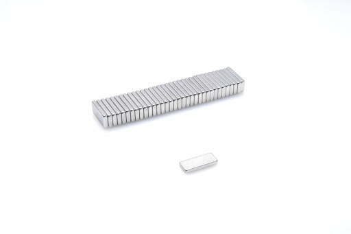 Neodymový tanierový magnet MPŁ 13x5,5x1,8 N38 sada 5 kusov