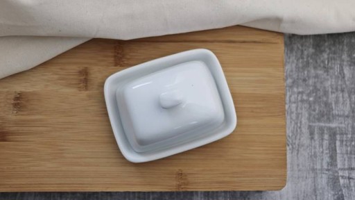 MASELNÁ NÁDOBKA s pokrievkou PORCELÁN MINI 10x7x8,5cm