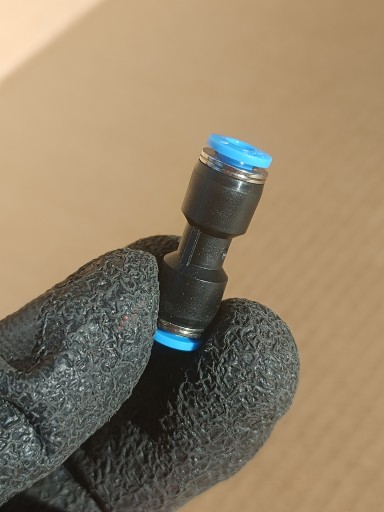 Pneumatický zásuvný priamy konektor fi 4 mm rovný konektor plastový PU 4
