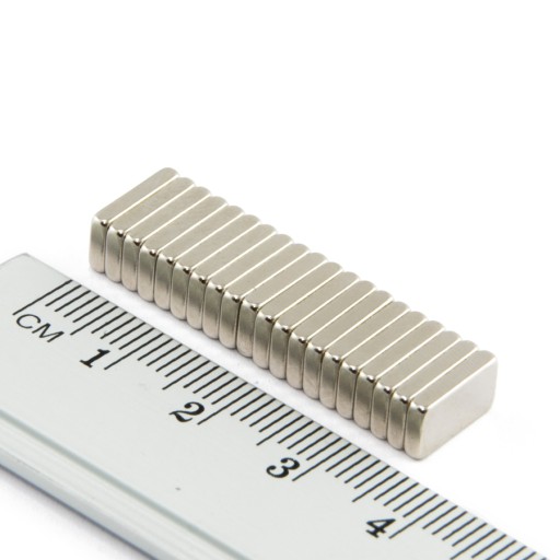 NEODYMOVÝ MAGNET 10x5,5x1,8 N38 20 KS