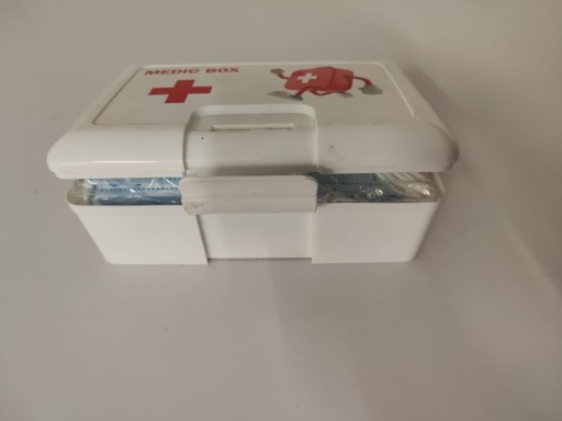 PRÁZDNÝ KUFRIK NA LIEČNIČKU 20x13x7cm PRÁZDNÝ