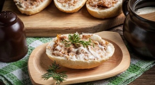 DOMÁCA PIKNIKOVÁ BRADLO SO ŠKRUBENÍM A CIBUĽOU 260G