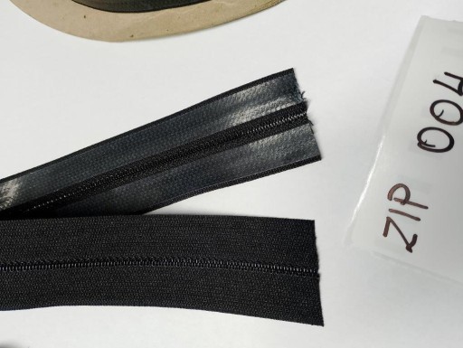 Páska na zips, čierny zips, 3mm, s 2mb lepidlom