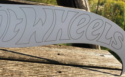 Gravírovanie Hot Wheels, meno dieťaťa, biely tanier