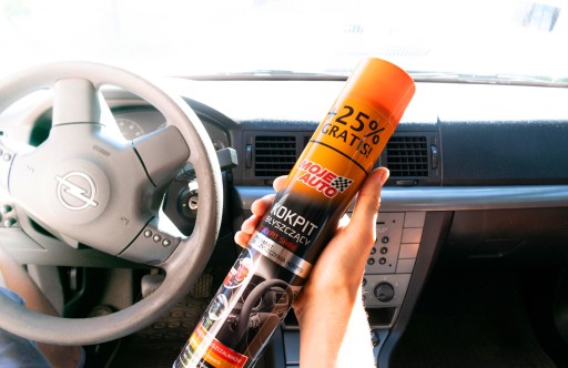 MOJE AUTO - LESKLÝ KOKPIT - ČIERNA - 750 ML