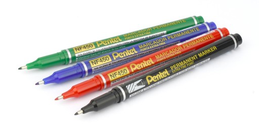 Pentel zelená NF450 tenká vodotesná fixka