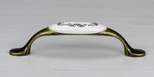 ÚCHYTKA NA NÁBYTOK RETRO PORCELÁNOVÁ ÚCHYTKA NA NÁBYTOK