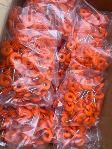 5mm skrutkovací izolátor (balenie 25 ks) na drôt, oplet, lano - PASTUCH!