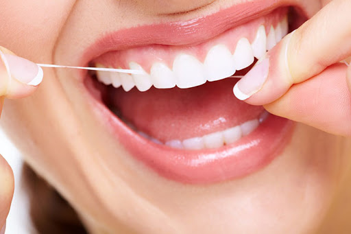 ORAL-B Dentálna niť Saténová niť Mint 25M Mint na zuby