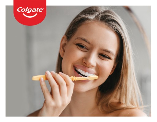 COLGATE MAX WHITE Ultra bieliaca zubná pasta 50 ml + ZDARMA