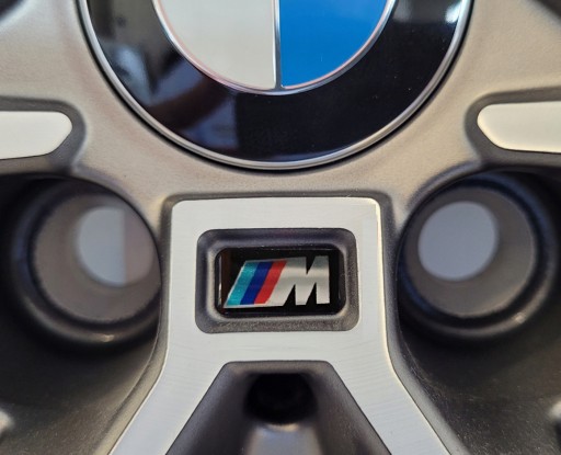 1 ks ZNAK BMW M-POWER ODZNAK LOGO NA ZLIATINÝCH DISKOCH VOLANT 17x9 CHROM.