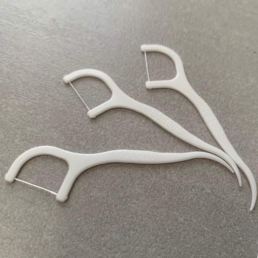 Zubné špáradlá DENTAL flosser 50 ks špáradlá s niťou