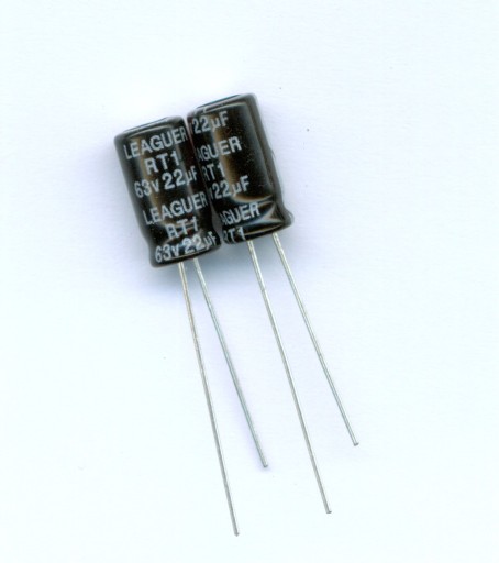 22uF 63V 22 µF 63 V LEAGUER (20 KS) ELEKTROLYTICKÝ KONDENZÁTOR