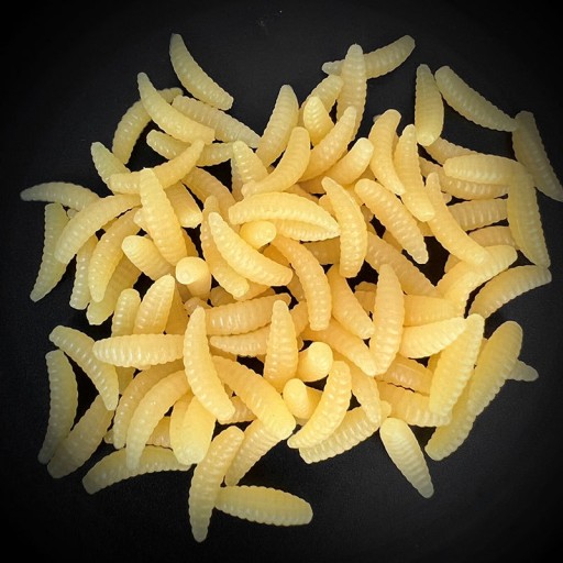Umelé červy WHITE BAIT Návnada PINKA Mušky LARVA Set 100 ks