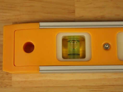 Mini magnetická vodováha pre elektrikára, 22,5 cm