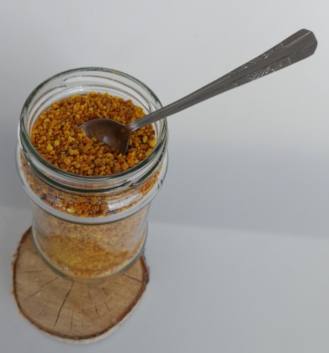 KVETOVÝ VČELÍ PEL 2023 OD MIRKY PSZCZ APIARY