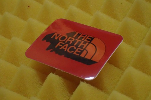 NÁLEPKA NA NÁLEPKU SEVERNÁ FACE 5 x 3,9 cm