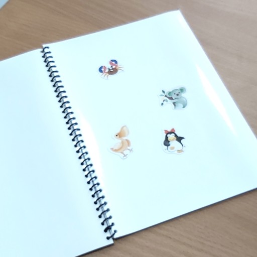 KRÁSNY ALBUM NÁLEPEK A5 + ORGANIZÁTOR NÁLEPEK NA ZBER