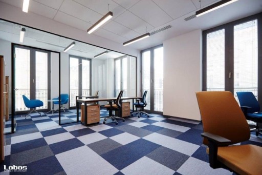 Svetlosivé kobercové dlaždice Mevia pre HOTEL OFFICE