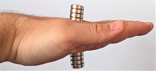 4x NEODYMIOVÝ MAGNET, OTVOR NA PEVNÚ SKRUTKU, 15x5