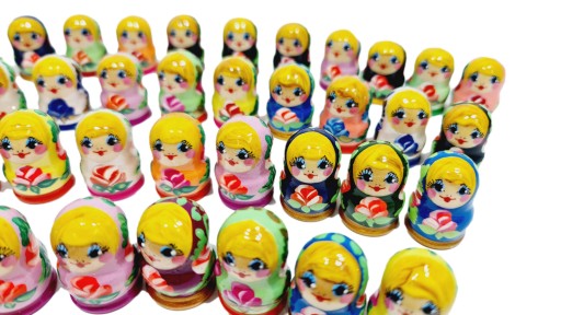 MATRIOSHKA NÁPRSTEN BABIČKA RUČNE MAĽOVANÝ FARBAMI