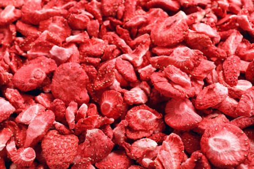 JAHODY SUŠENÉ MRAZOM 50 g celé plátky jahôd bez konzervantov