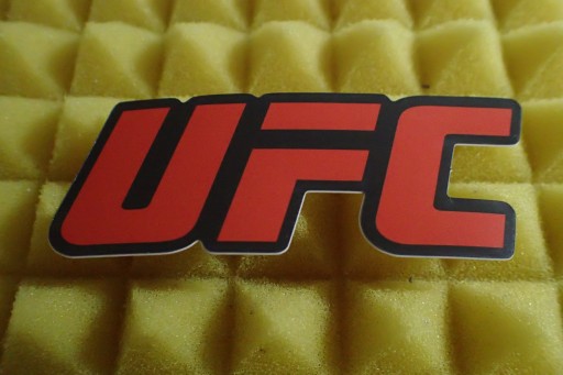 NÁLEPKA UFC NÁLEPKA 8,5 x 3,3 cm