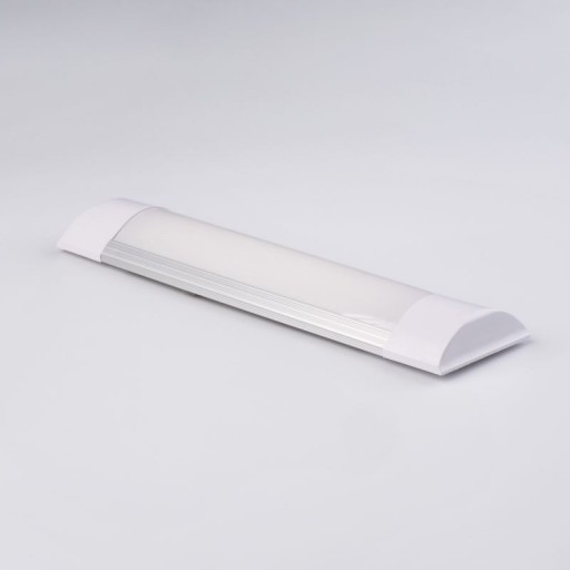 Prisadené LED svietidlo 30 cm 10W do dielenskej garáže