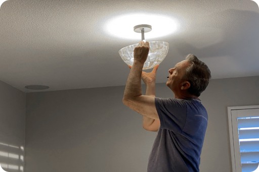 ÚČINNÁ NEBLIKAJÚCA SMD GU10 LED ŽIAROVKA 1,5W 120lm TEPLÁ FARBA 3000K