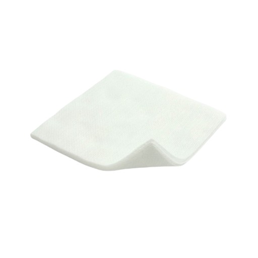 Balenie sterilných obkladov z netkanej textílie 10x10cm.