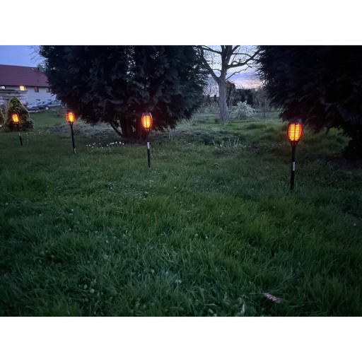 Solárna lampa Baterka s LED efektom Flame Fire Flame Garden Stick