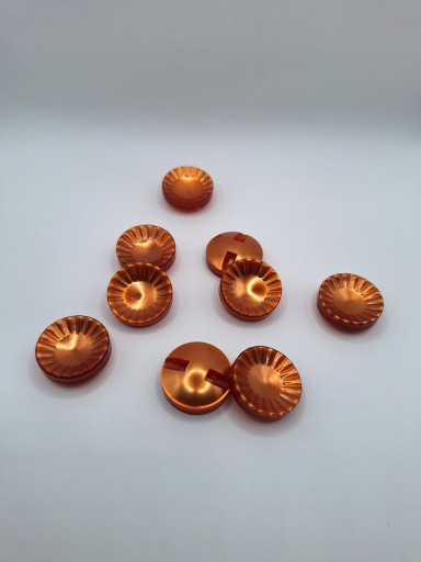 Plastový ozdobný kvet Červený Oranžový gombík so závitom 23 mm