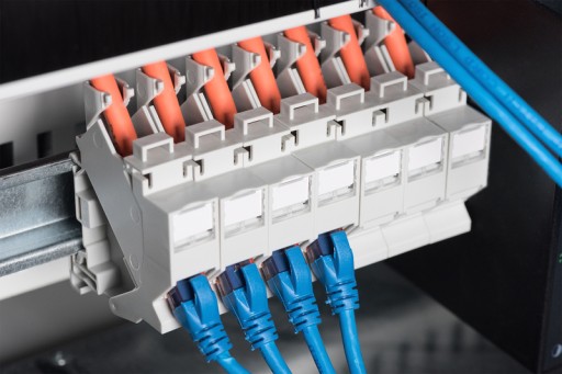 Adaptér pre STP keystone modul pre montáž na DIN lištu TH35