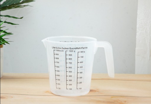 KUCHYNSKÝ ODMERNÝ hrnček S ODBORNÝM džbánom 1,5L