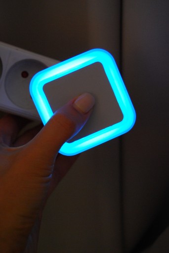 LED NOČNÁ LAMPA PRE KONTAKTNÝ SNÍMAČ SÚMRAK