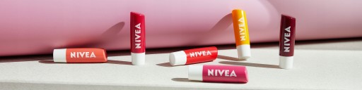 Ochranný rúž NIVEA Peach Shine