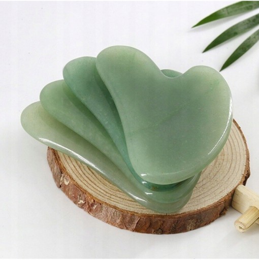 KAMEŇOVÝ MASÁŽ NA TVÁR GUA SHA TALE JADE