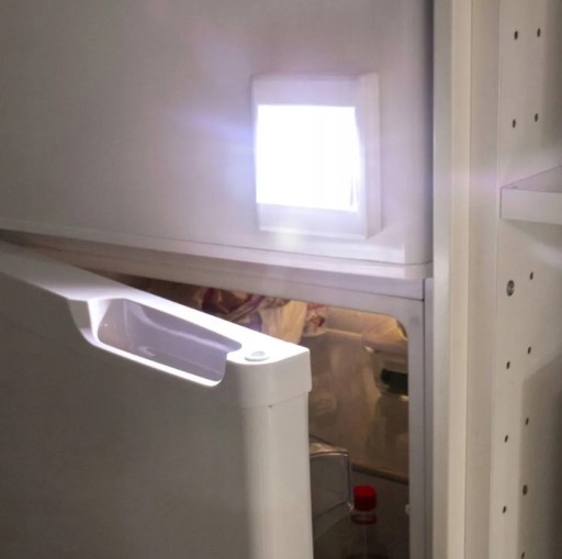 ŠATNÍKOVÁ LAMPA COB 3W LED SPÍNAČ, NA BATÉRIOVÉ OVLÁDANIE + MAGNET + VELCRO