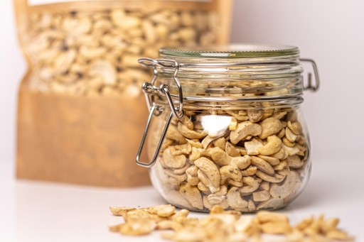 POLOVINY KEŠU 500G KEŠU AROMATICKÉ, CHUTNÉ, ZDRAVÉ