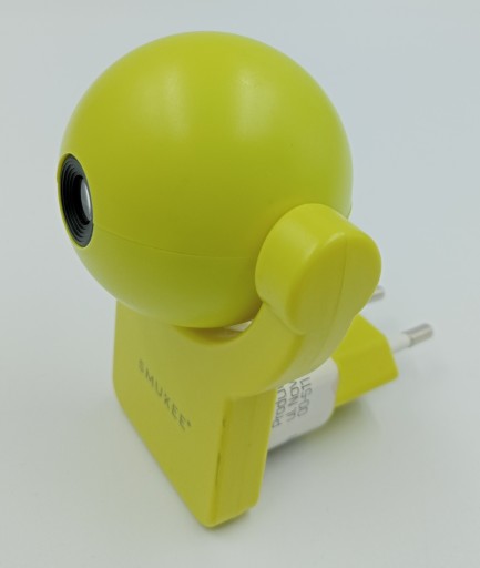 Nočná lampa do zásuvky s rozprávkovým displejom