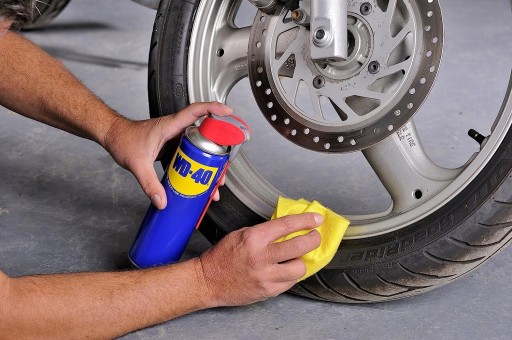 WD-40 MULTIFUNKČNÝ PRÍPRAVOK ODSTRAŇOVAČ HRDZE PRE TUKY Skrutiek S APLIKÁTOROM 250ML