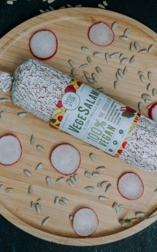 VegeSalami 400g Vegetable Chuť