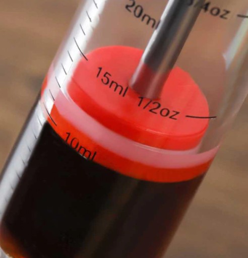 INJEKTOR NA MÄSOVÉ STRIEKAČKY 3 IHLY 30 ML NA ŠUNKU S UROZENÝM MÄSOM