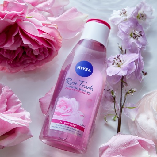 NIVEA Rose Touch hydratačné pleťové tonikum 200 ml