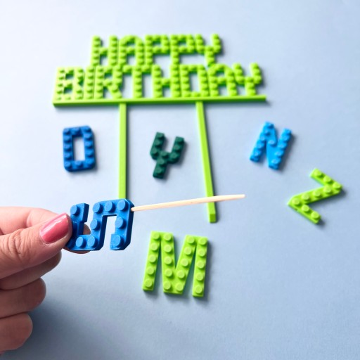 KAJAWIS LETTERS 3D písmenkové ozdoby na tortu v LEGO štýle, EKO ozdoby na tortu