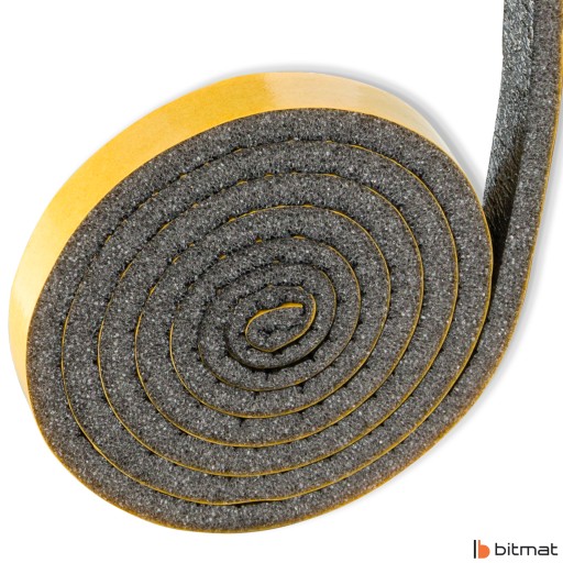 Samolepiace tesnenie na dvere, okná, penová protiprievanová izolácia, 0,5 cm