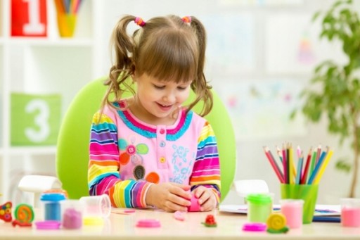 CREATIVE KIDS PLASTIC 4 farby DIY hracie cesto + pokrievka s formičkou
